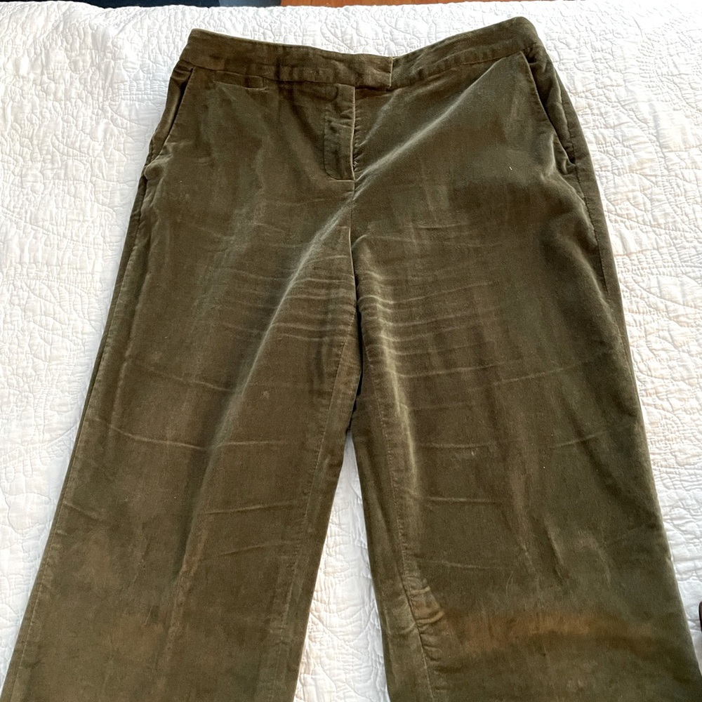 Talbots olive green velvet pants in great condition with slash front pockets
